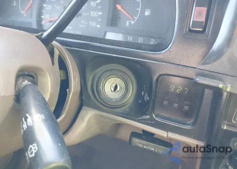 2000 Toyota Tacoma из США, поврежденный, VIN 4TAVL52NXYZ670516